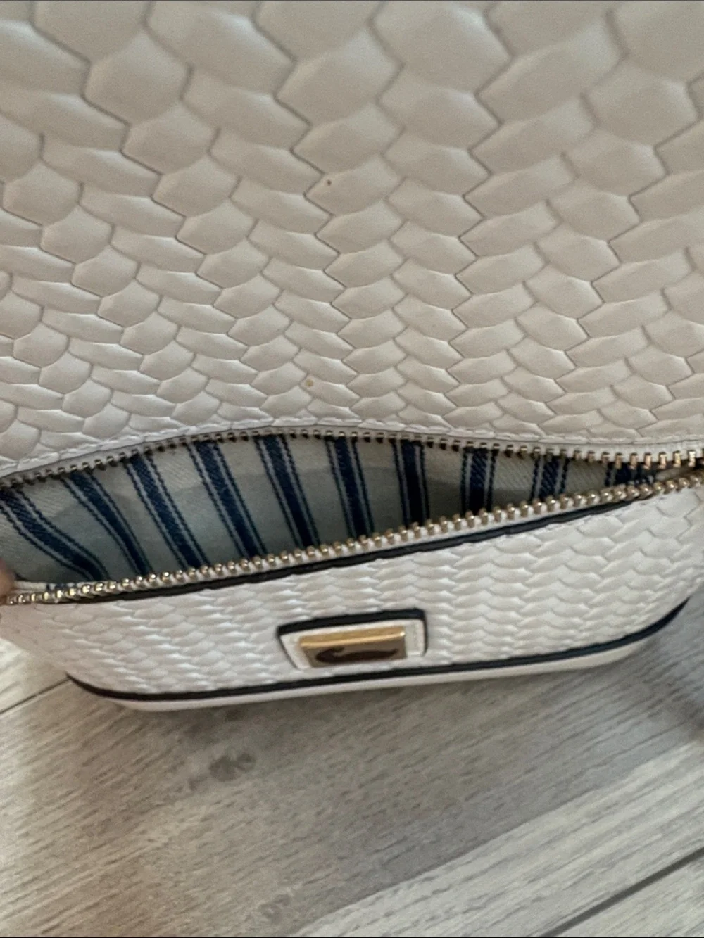 Dooney & Bourke White Woven-Texture mini hobo Crossbody with Hardware - Picture 7 of 9